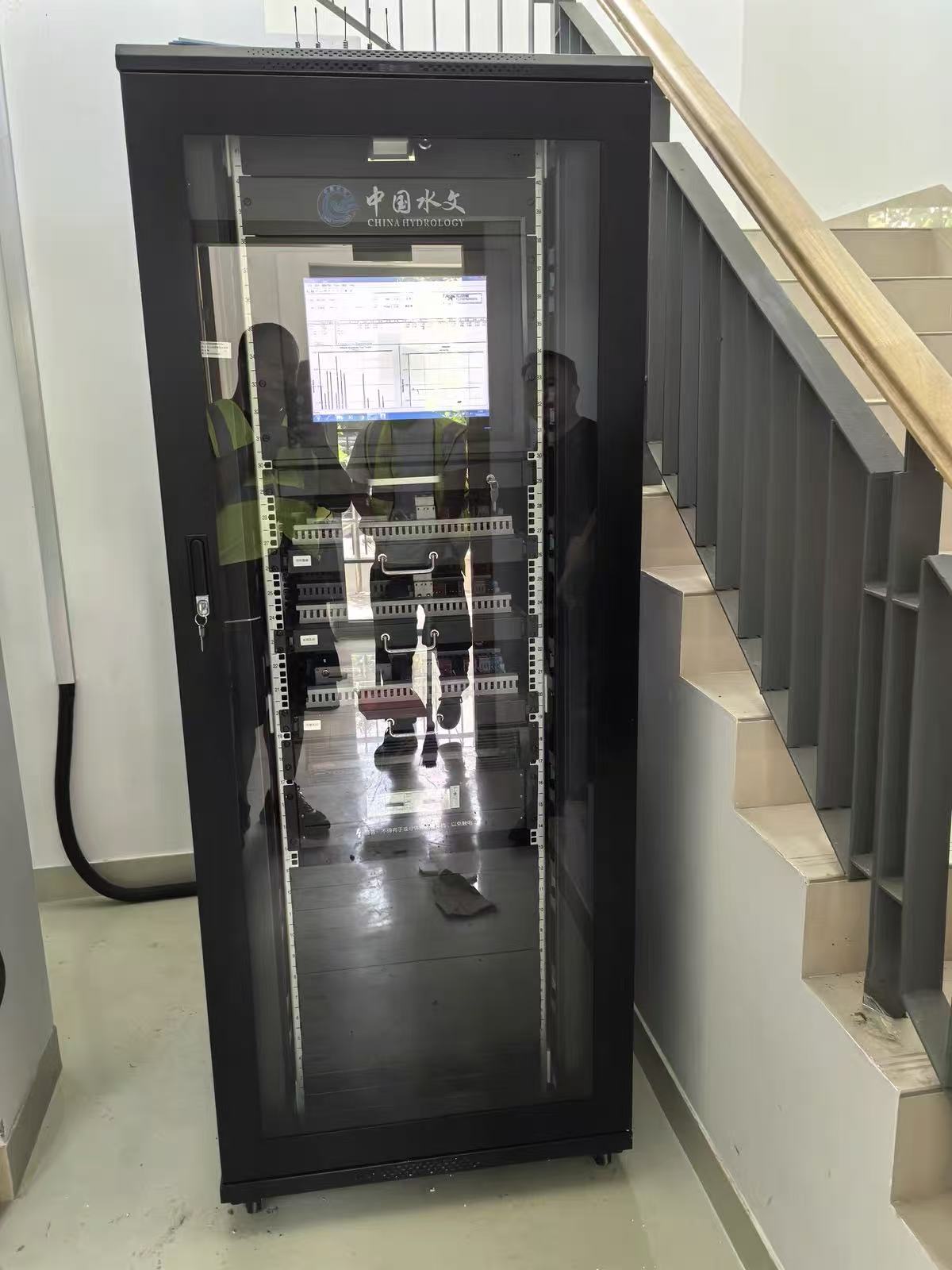 Data Center Cabinet Installation Case